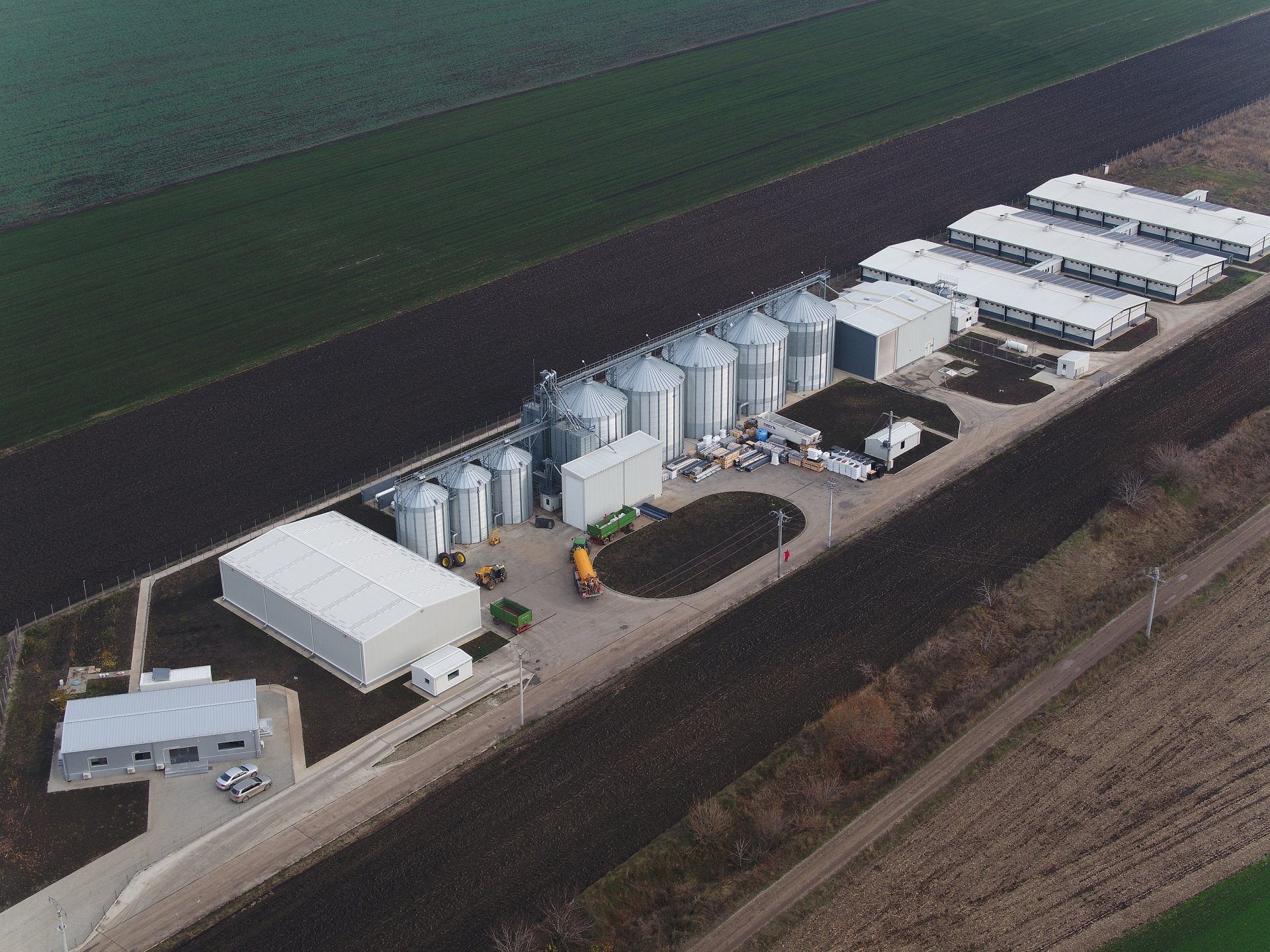 Agronicolescu - Complex de creșterea porcilor / Fermă reproducere suine