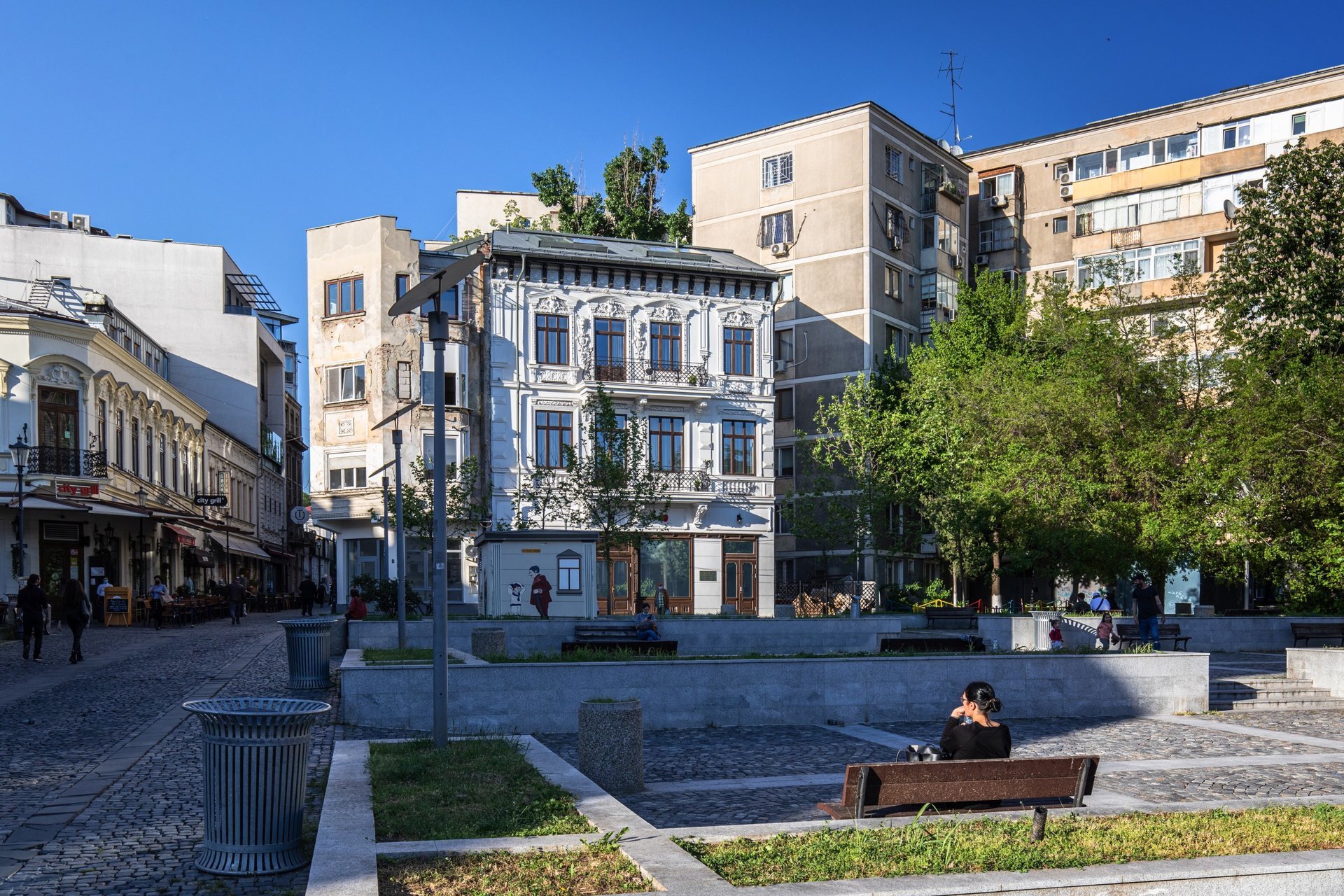 Mihai Neculari si Adrian/Holt - Hotel - Restaurare, recompartimentare, mansardare cladire istorica