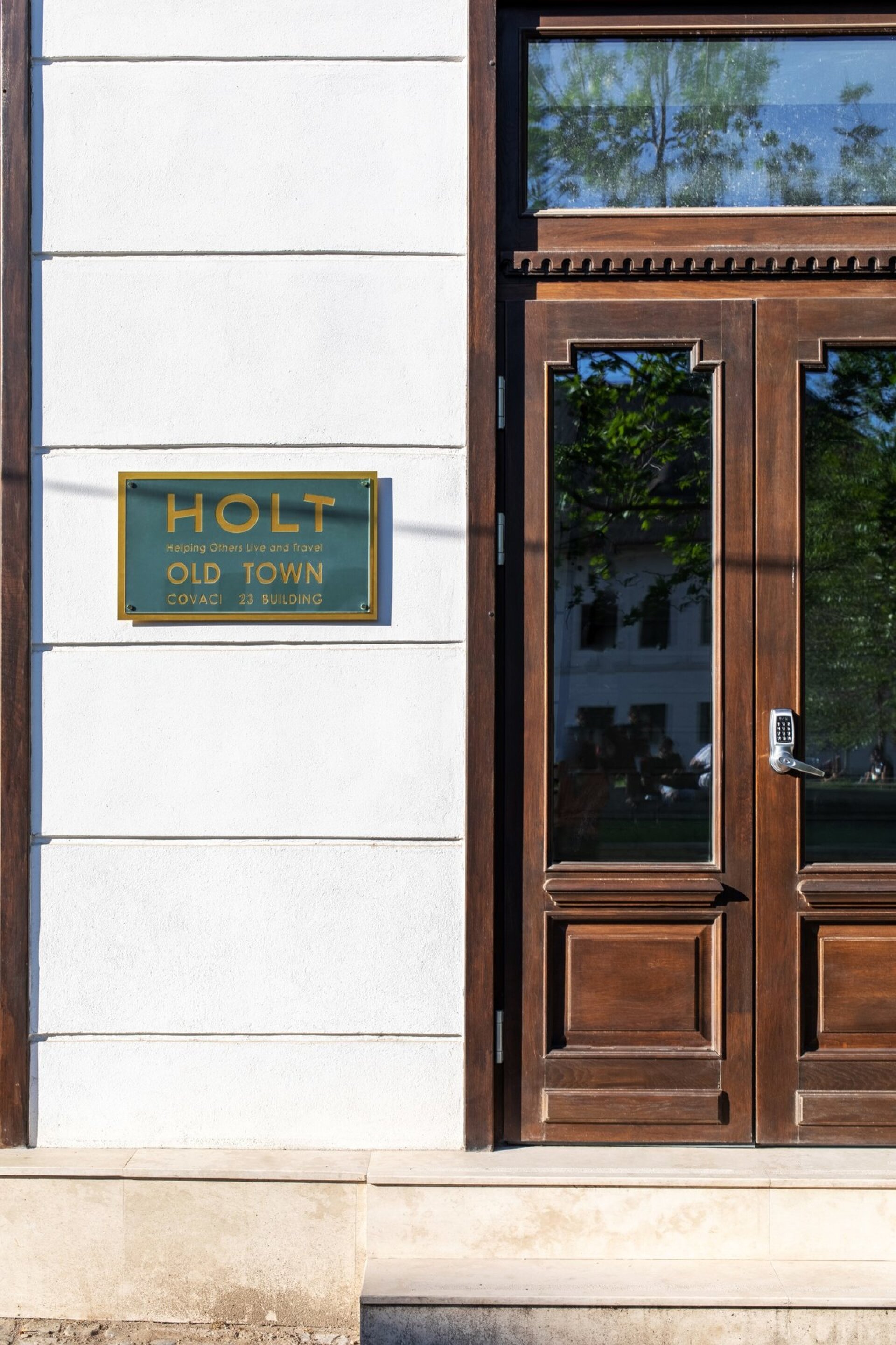 Mihai Neculari si Adrian/Holt - Hotel - Restaurare, recompartimentare, mansardare cladire istorica