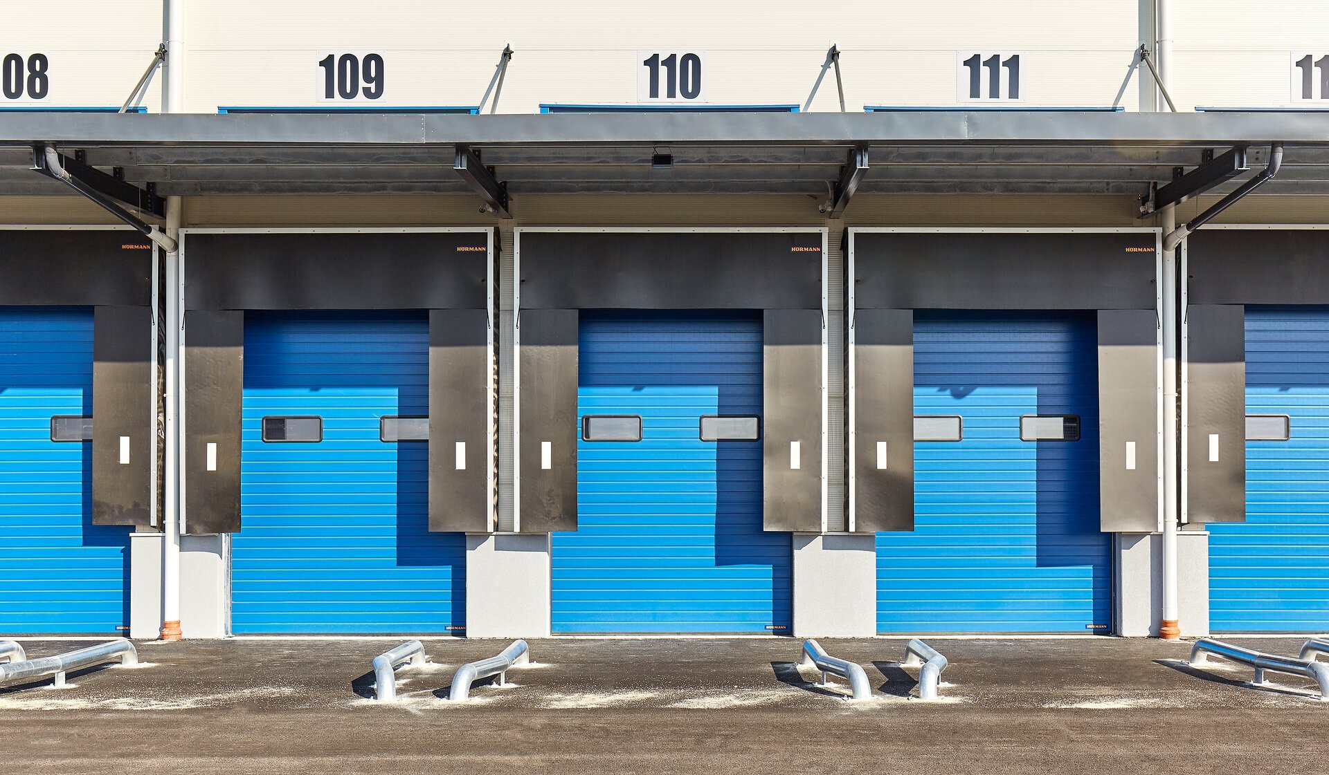 FAN Courier Active - Office Building and Mail Sorting Center