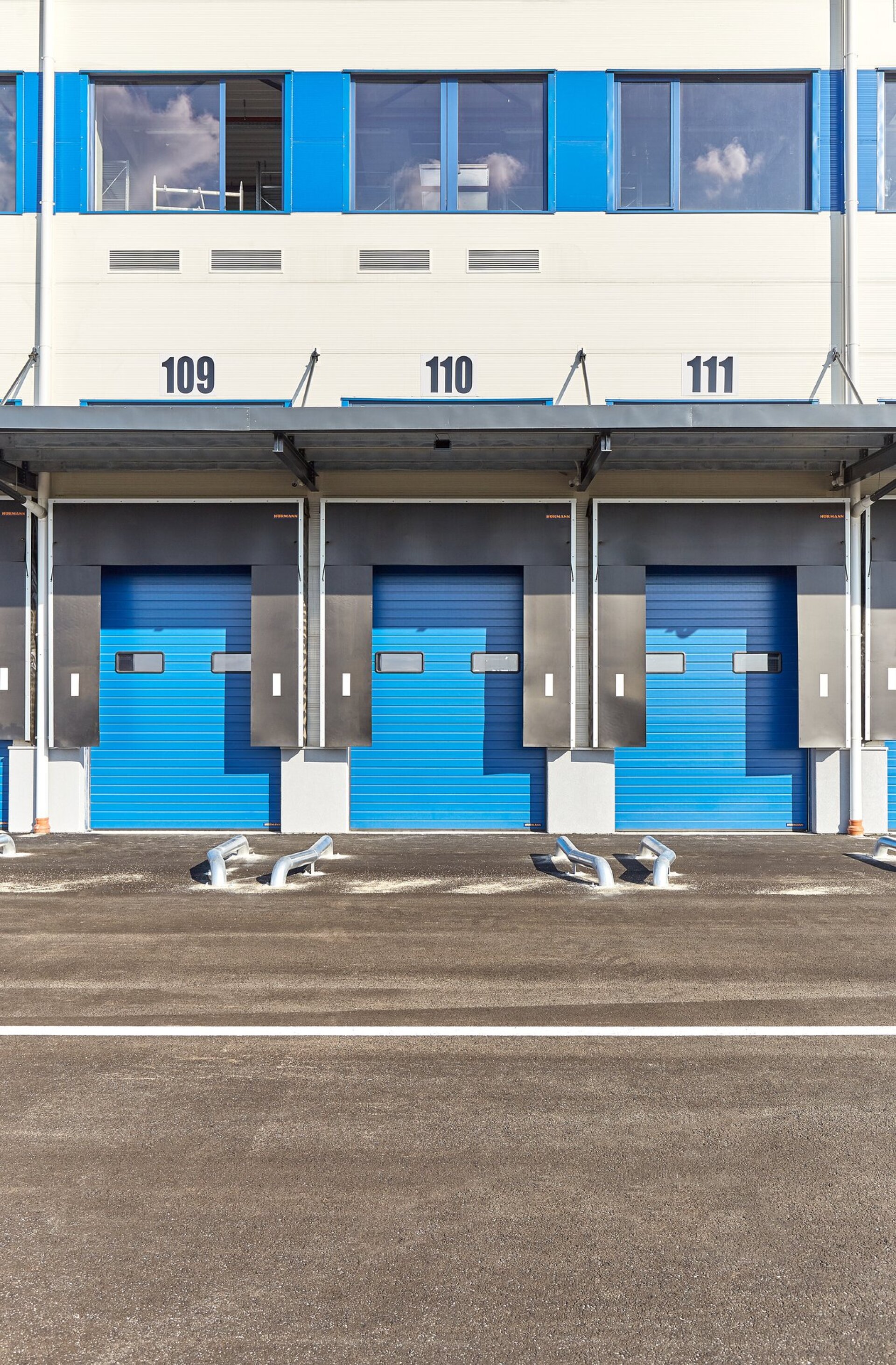 FAN Courier Active - Office Building and Mail Sorting Center