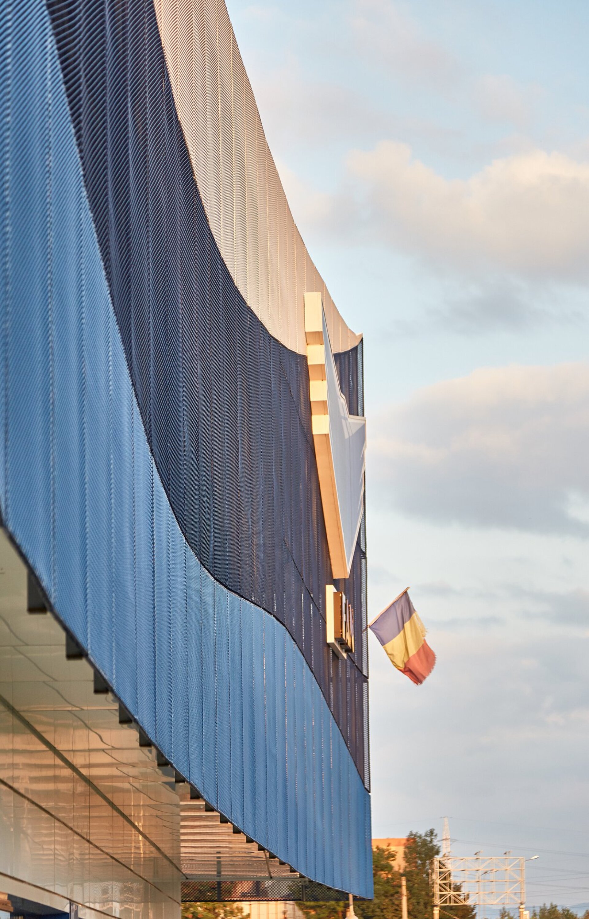 Side view of the office building of the FAN Courier Brașov hub, project PPAE