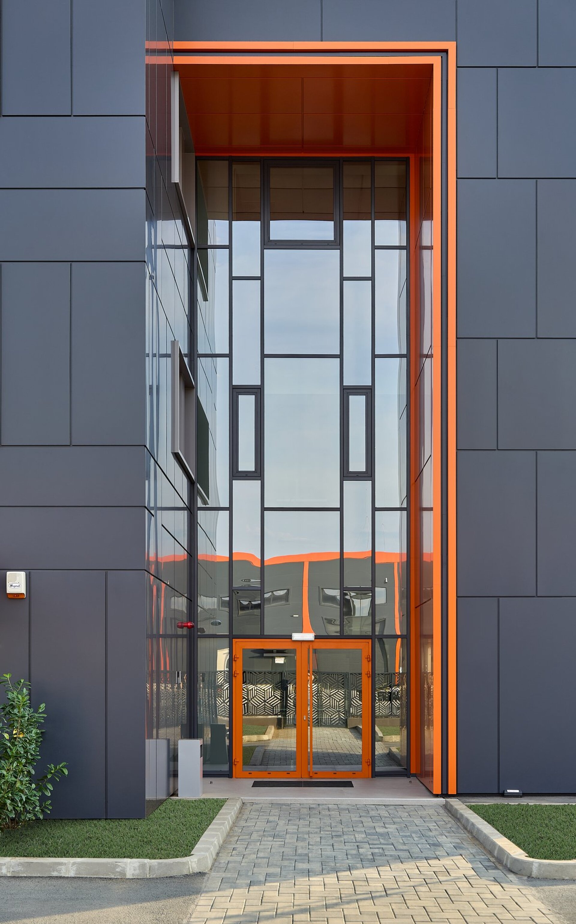 Terragaz Construct - Cladire de birouri - extindere, remodelare exterior si interior
