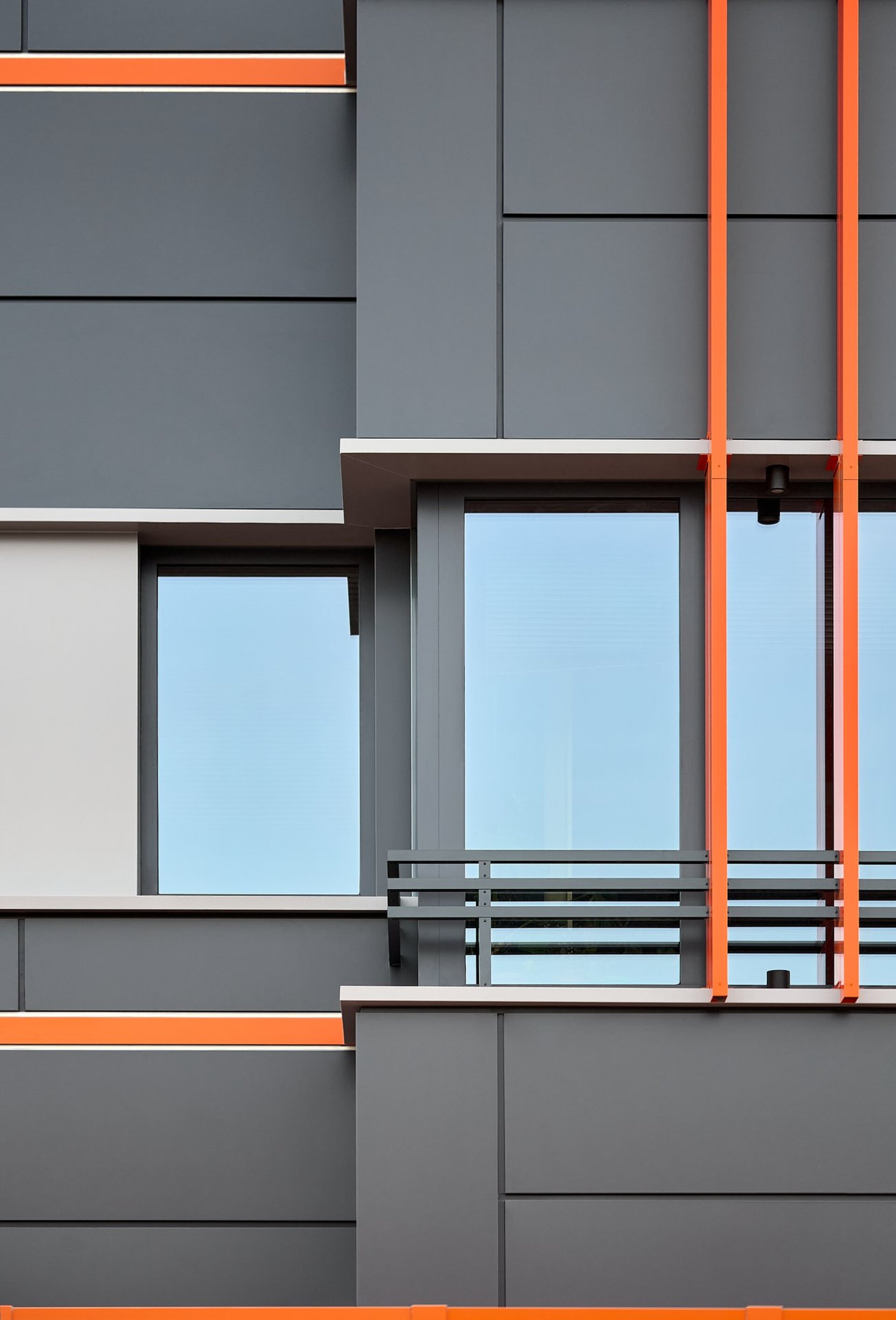 Terragaz Construct - Cladire de birouri - extindere, remodelare exterior si interior