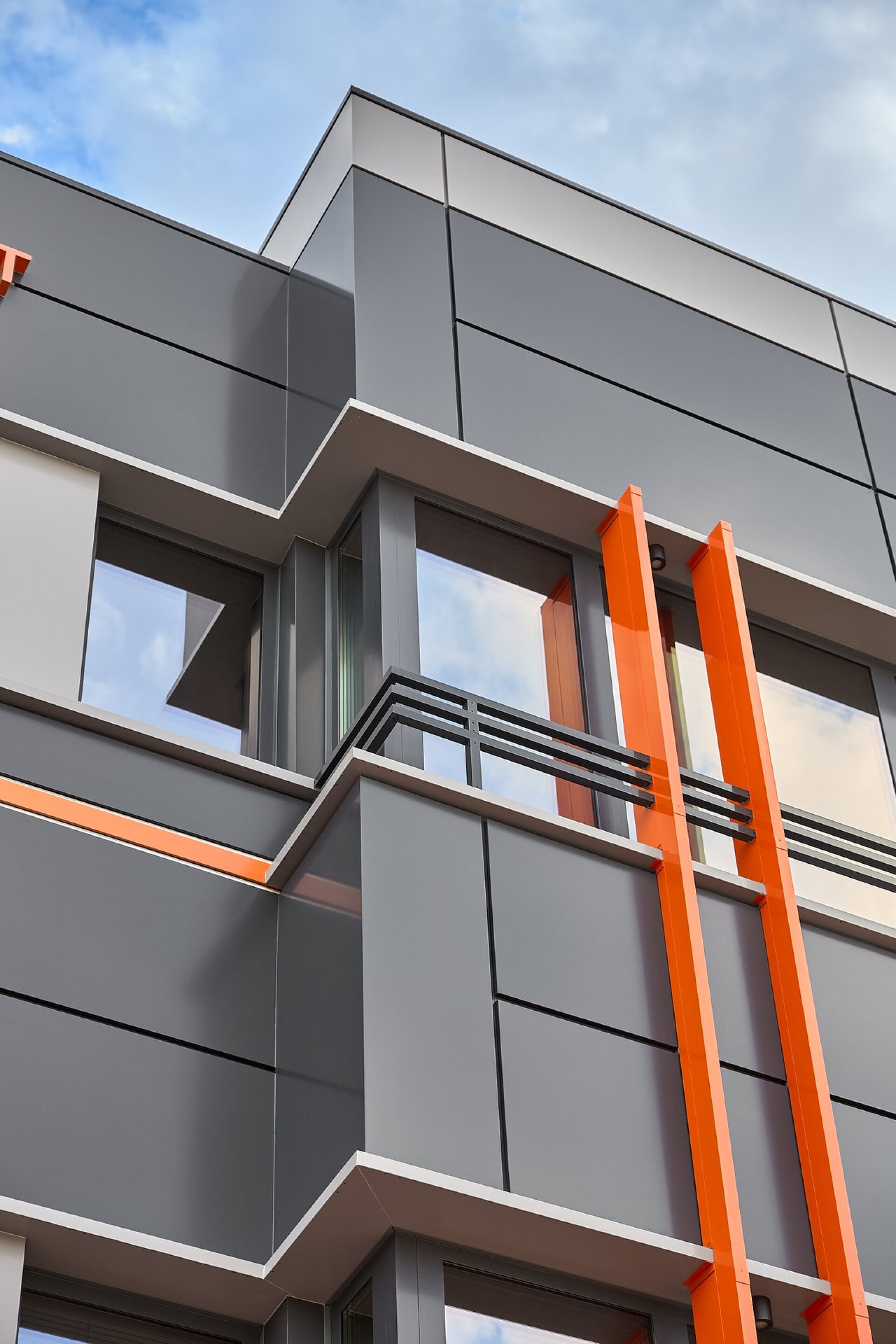 Terragaz Construct - Cladire de birouri - extindere, remodelare exterior si interior