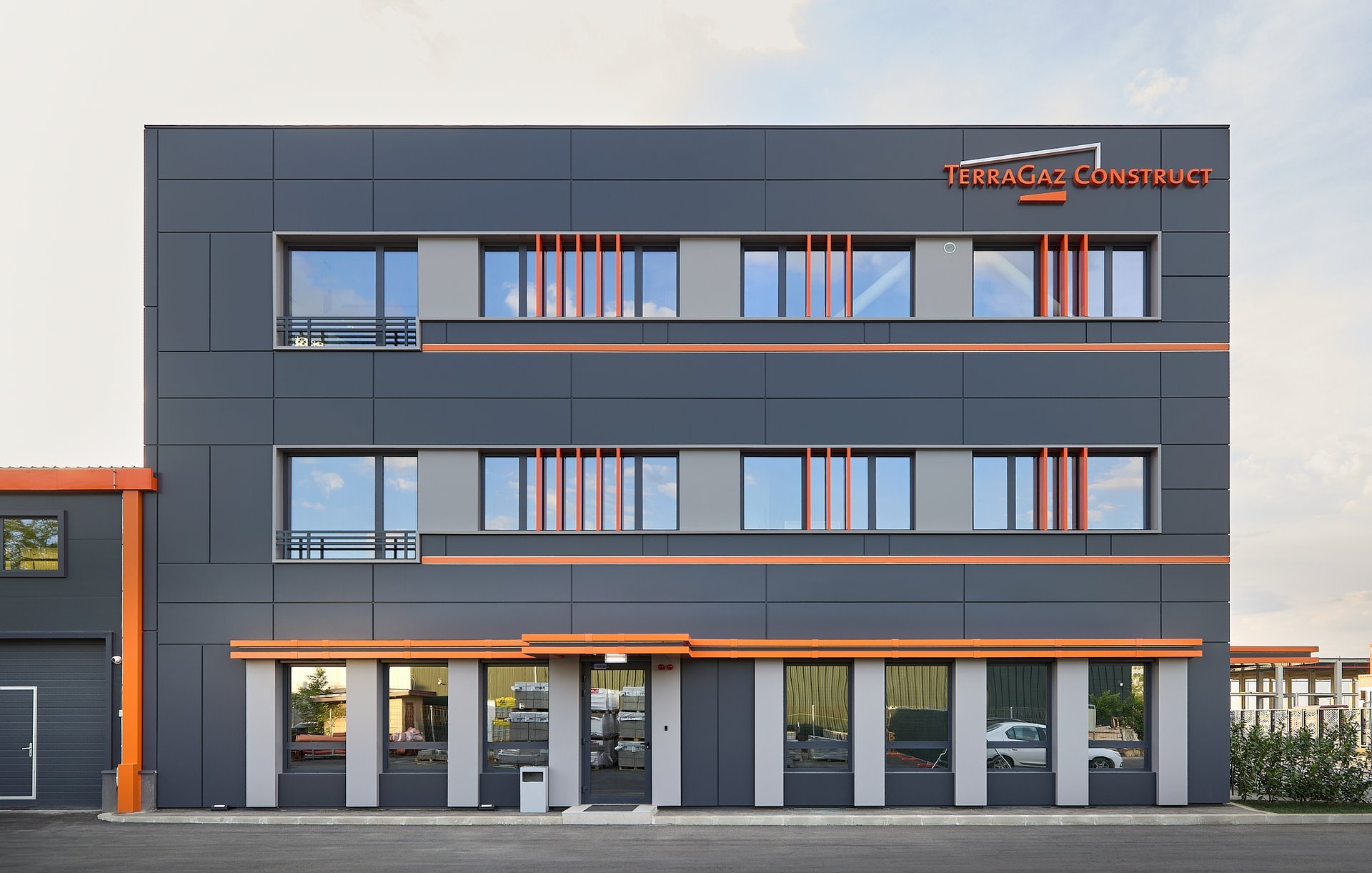 Terragaz Construct - Cladire de birouri - extindere, remodelare exterior si interior